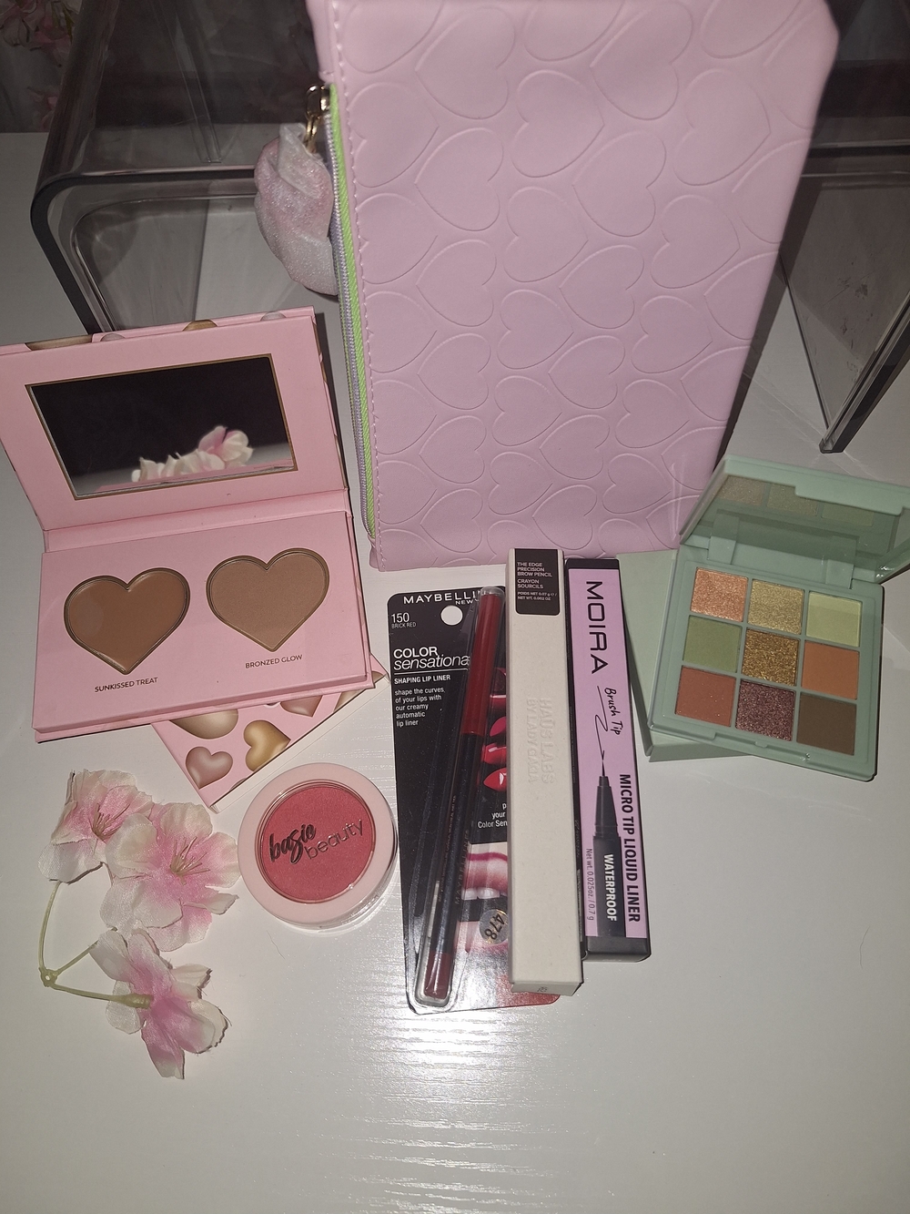 Beauty Bundle Eyeshadow, Bronzer, Blush, Lip Liner, Eyebrow Pencil, Eyeliner, Bg